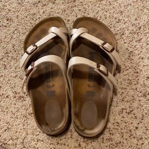 Birkenstock Mayari Pearl White Size 7-7.5 (38).